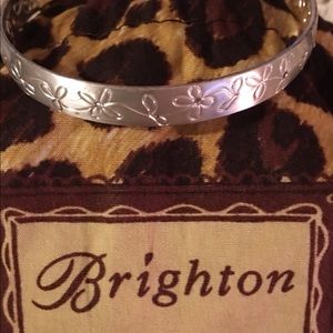 EUC - Ornate Brighton Bangle